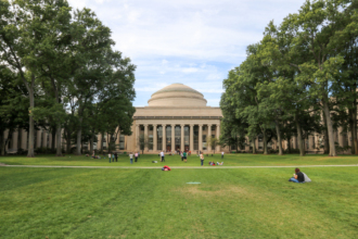MIT é a melhor universidade do mundo e USP, do Brasil