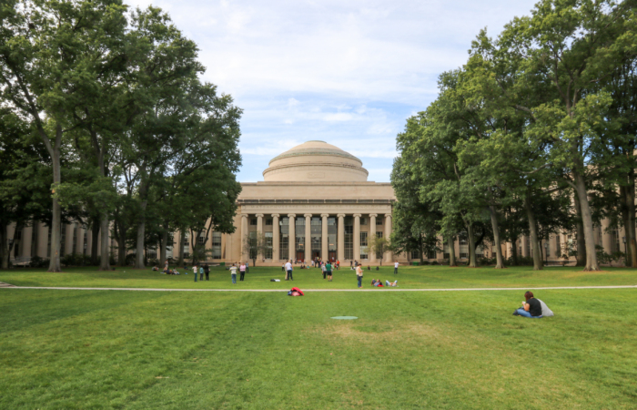 MIT é a melhor universidade do mundo e USP, do Brasil